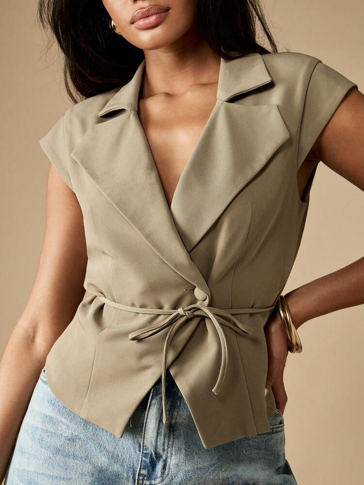 MISSGUIDED Blazer con maniche a cappuccio e vita stretta con colletto a revers, Natale
