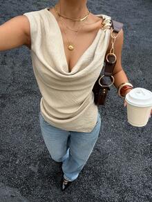 Siren Gaze 女士不对称领口垂褶褶皱腰身衬衫，性感优雅的OL上衣，肩部饰有金属纽扣，时尚、通勤、优雅、性感、度假、海滩、夏威夷风情、垂褶领口、外套 - 杏色 - 查看 3