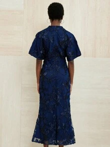 Aveloria Modichic 网眼蝴蝶装饰纯色通勤风格短袖连衣裙 - 藏蓝色 - 查看 7