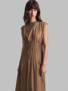 Ontre 2026新款女士优雅纯色收腰长袖褶皱连衣裙，适合休闲都市风、简约时尚通勤、优雅简约风、教师节着装、独立日、海滩度假、毕业典礼、办公室等场合。