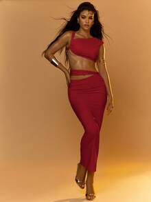MISSGUIDED 優雅不對稱兩件式套裝 抓皺中長裙搭配短版上衣 腰部鏤空設計 現代時尚 度假派對夜店晚宴穿搭 - 酒紅色 - 查看 4