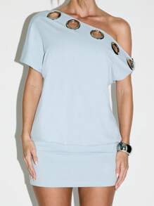 KIZN 单肩镂空细节迷你连衣裙，适合派对、夜店、夜间外出，金属光泽点缀，修身包臀，现代时尚风格 - 淺藍色 - 查看 1