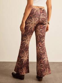 SHEIN VCAY Plus Size Women's Elastic Waist Sun Face Print Flare Pants Sun Print Pants Bohemian Pants Autumn Clothes Western Clothes For Women - Coffee Brown - View 2