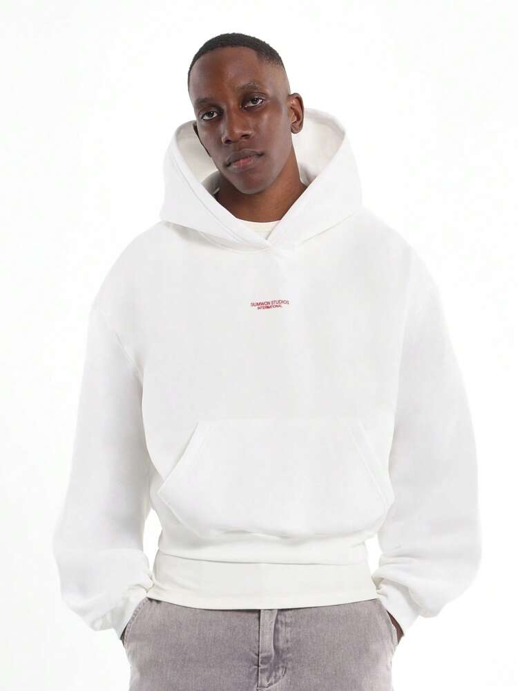 Weißer Hoodie mit Kaffeemaschinen-Aufdruck auf der Rückseite