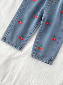 SHEIN Baby Mädchen süßes Kirschenmuster blaue Jeans in Loose Fit, modisch für Winter und Herbst Urlaub - Helle Waschung - Übersicht 5
