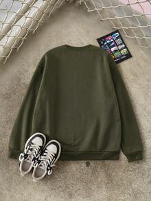 Discovery X SHEIN 男士休闲时尚街头鹰与标语图案落肩宽松羊毛套头衫，秋冬