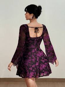 Viva Relle 大码女式花卉印花植绒 V 领喇叭袖荷叶边下摆迷你连衣裙，适合秋季、冬季、机场旅行、派对、正式、性感、露背、复活节、浪漫 - 彩色 - 查看 3