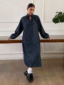 DAZY 女式 Polo 领牛仔衬衫裙，抽绳领设计，宽松长款牛仔裙 - 深色水洗藍 - 查看 3