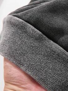 ROMWE MEN Street Life 男士深色哥特式 T 恤，独特眼睛图案，搭配前卫哥特式字体印花，万圣节，2000 年代风格 - 黑色 - 查看 6