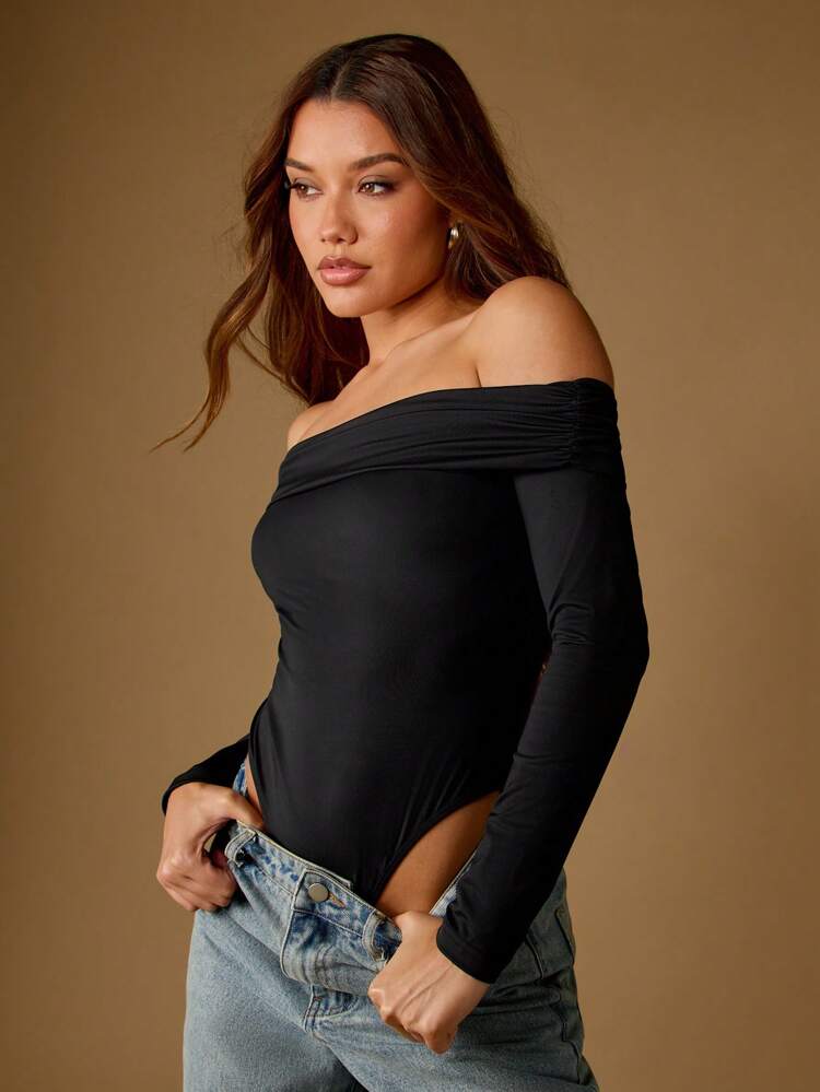 MISSGUIDED Elegant Off Shoulder Long Sleeve Bodysuit Ruched Neckline Ballet Leotard Form Fitting Seamless Wrap Evening Occasion Stretch Bodycon