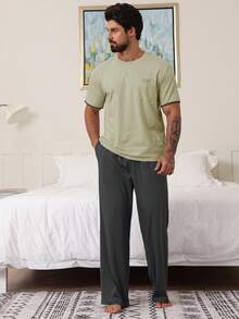 DAZY طقم تي شيرت وملابس منزلية بلون أحادي للرجال، بيجامة صيفية - رمادي فاتح - مشاهدة 5