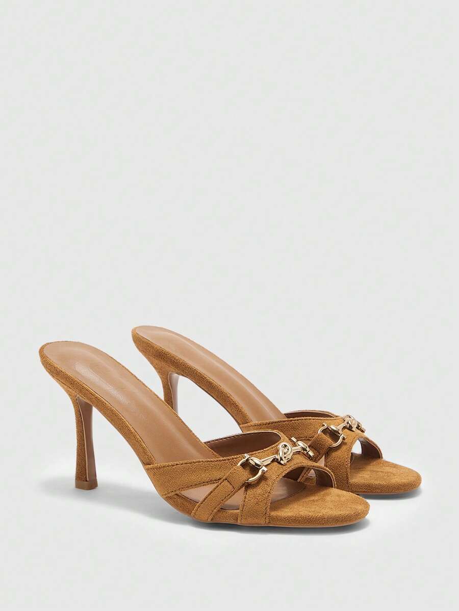 CUCCOO BIZCHIC Sandale damă maro cu toc înalt, din piele întoarsă artificială, cu cataramă aurie și decor, la modă, confortabile, cu vârful rotund