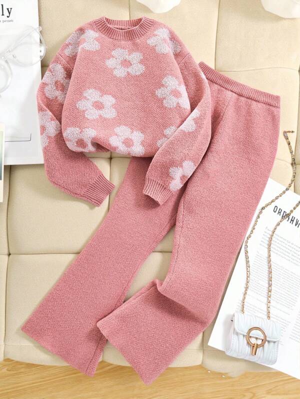 SHEIN Bộ 2 món áo len chui đầu in hoa jacquard cỡ lớn thường ngày cho bé gái tuổi mới lớn và quần ống rộng, thích hợp mặc trong nhà và ngoài trời, màu hồng, mùa thu/đông