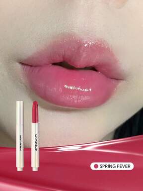 SHEGLAM ملمع الشفاه Pout-Perfect Shine Lip Plumper-Spring Fever مرطب وممتلئ للشفاه صلب غير لاصق ومصل مغذي لتكبير الشفاه بزيت جوز الهند أحمر شفاه مستحضرات تجميل الشفاه أرجواني وردي ساخن روج,ملمع شفاه شفاف علامة تجارية جمال مكياج مستحضرات تجميل للنساء الفتيات مثالي لفصل الخريف الشتاء مثالي ل- Y2K أزياء أنيقة هدية حفلة جاهز أفضل لون