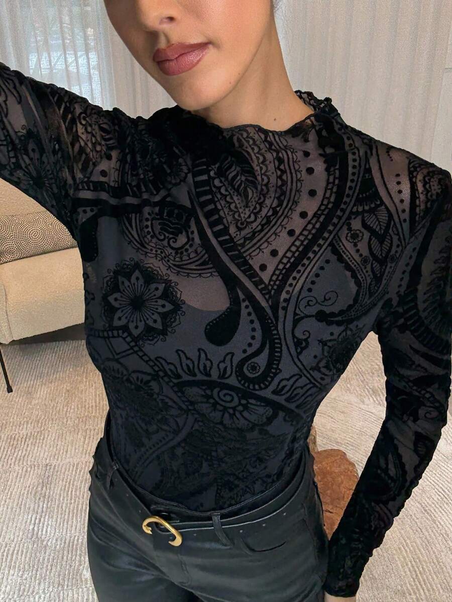 Lavishia 1 件女式优雅佩斯利植绒印花衬衫 - 黑色 - 查看 1