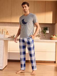 Manfinity Underwear&Sleepwear Basics 男士印花圆领短袖上衣和裤子睡衣套装 - 淺灰色 - 查看 3