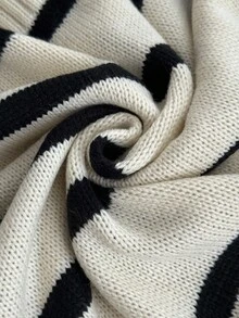 SHEIN 少女黑白条纹休闲学院风海军蓝领套头长袖毛衣上衣，适合秋冬季节，干净女孩，返校季 - 黑與白 - 查看 6