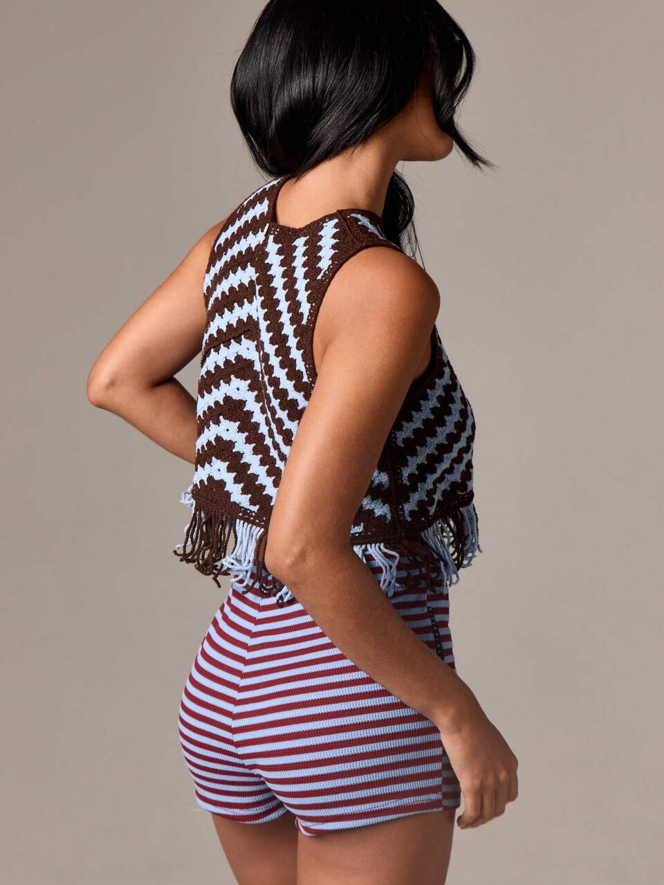 AiiRZ Crochet Knit Fringe Crop Top Zig Zag Pattern Sleeveless Mock Neck Festival Summer Bohemian Beach Vacation Tank Holiday Resort Wear Boho Chic