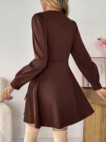 SHEIN LUNE 女士休闲通勤连衣裙 棕色V领长袖裹身短裙 - 棕色 - 查看 2