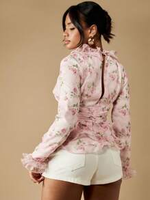 MISSGUIDED Blommig volangkrageblus med nyckelhålsdetalj i viktoriansk stil, långärmad, vår/sommar, trädgårdsfest, topp för tetillfället - Rosa - Visa 2