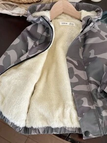 SHEIN 男童迷彩加厚保暖连帽拉链工装外套，休闲舒适，功能多样，适合秋冬季穿着。 - 綠色 - 查看 8