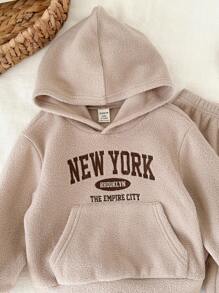 SHEIN 2 件套男婴/女婴可爱字母印花羊毛连帽衫和裤子套装、运动服、男女通用秋冬婴儿服装 - 彩色 - 查看 9