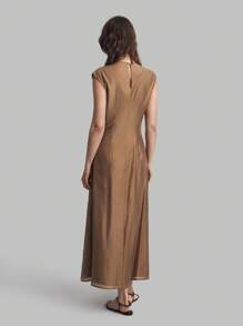 Ontre 2026新款女士优雅纯色收腰长袖褶皱连衣裙，适合休闲都市风、简约时尚通勤、优雅简约风、教师节着装、独立日、海滩度假、毕业典礼、办公室等场合。