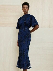 Aveloria Modichic 网眼蝴蝶装饰纯色通勤风格短袖连衣裙 - 藏蓝色 - 查看 6