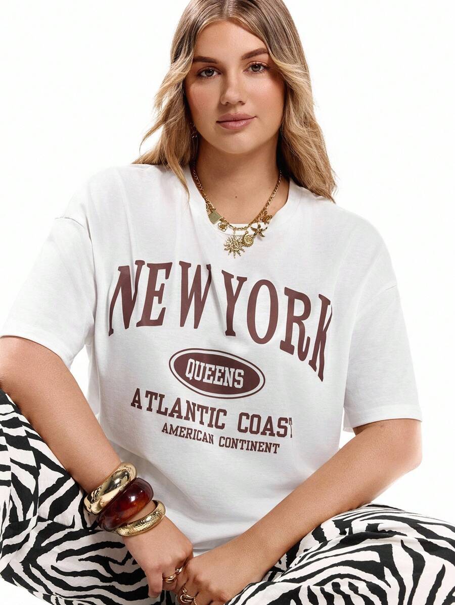 SHEIN EZwear Áo thun cổ tròn tay ngắn họa tiết "New York" cỡ lớn, dáng rộng thoải mái cỡ lớn dành cho nữ, chất liệu mỏng nhẹ, thích hợp cho mùa hè - trắng - Xem 1
