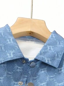 Genkimix Kids Áo khoác dài tay Jacquard phối họa tiết hình học mới về dành cho bé trai, với điểm nhấn là các mảng phối trang trí thú vị và chất liệu vải họa tiết hình học tạo nên sự đa dạng về chất liệu và độ bền, mềm mại và thoáng khí, kiểu dáng rộng rãi thoải mái, phù hợp cho các hoạt động vui chơi hàng ngày ở công viên, lớp học thể thao và nhiều dịp thời trang khác cho mùa thu/đông. - Màu xanh lam - Xem 4