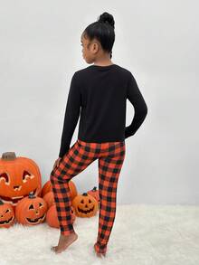 SHEIN Ensemble pyjama adolecente mignon avec t-shirt à motif d'Halloween et pantalon à carreaux, ajusté et décontracté, vêtements d'automne, pour la fête d'Halloween - Noir - Voir 2