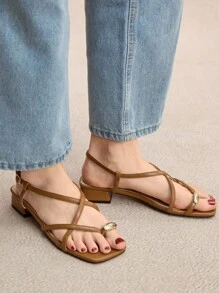 Rosivie 女士黑色方头绑带金属铆钉扣鞋，时尚学生通勤夏季万圣节派对高跟鞋