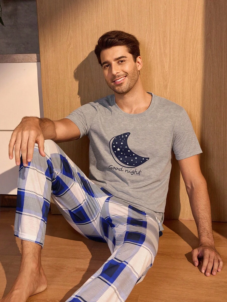 Manfinity Underwear&Sleepwear Basics 男士印花圆领短袖上衣和裤子睡衣套装 - 淺灰色 - 查看 1