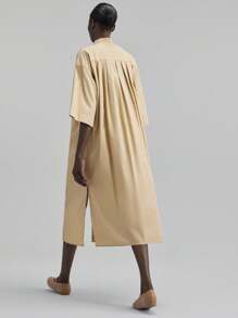 Ontre 2025 秋季女士纯色褶皱落肩长袖单排扣休闲宽松长裙，优雅女士度假装、海滩装、音乐节装、教师装、商务休闲办公装 - 卡其色 - 查看 4