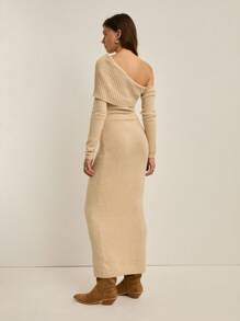 Nöista 优雅通勤纯色不对称领长款针织连衣裙，秋冬 - 杏色 - 查看 3