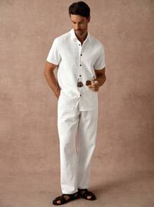 Manfinity Homme 男士纯白色常规款褶皱效果细条纹纹理面料短袖单排扣休闲衬衫套装，男士纯色短袖单排扣休闲衬衫套装，夏季，日常通勤、旅行、度假和外出的百搭单品，送给朋友的丈夫和男朋友的礼物，休闲简约风格，都市成熟风格男士白色裤子套装两件套男士亚麻套装 - 白色 - 查看 3