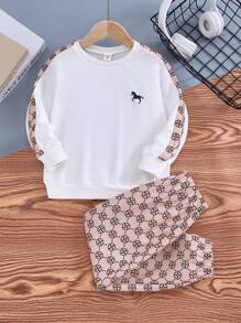 2-częściowy zestaw bluz dla chłopców, jesień/zima, nowy, bluza z okrągłym dekoltem, długie spodnie z nadrukiem cyfrowym, biała bluza z okrągłym dekoltem i zabawnym nadrukiem konia, kontrastowy nadruk cyfrowy na rękawach, długie spodnie z mankietami z nadrukiem cyfrowym, wygodny i stylowy, luźny swobodny styl, strój rodzinny, zestaw dla rodzeństwa