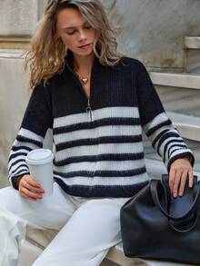 EURMUSE 带有醒目黑白波浪条纹图案的毛绒拉链领毛衣 - 黑與白 - 查看 3