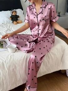 Napfluff 粉色睡衣 1 套心形印花翻领仿丝舒适短袖睡衣套装缎面睡衣套装女士真丝睡衣心形印花睡衣套装真丝睡衣套装女士粉色心形睡衣套装舒适优雅细节 - 粉色 - 查看 2