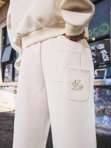 PAVTROS Manfinity Streetrush 2 件套男士街头风连帽衫和运动裤套装，连帽针织运动服套装，松紧腰抽绳针织裤，清爽透气面料，短款落肩连帽衫，极简奢华风格，适合日常休闲、时尚装扮、返校、户外、休闲、运动。节日礼物，男友礼物，阔腿运动裤，白色运动裤，喇叭裤，运动服，秋装 - 米色 - 查看 5