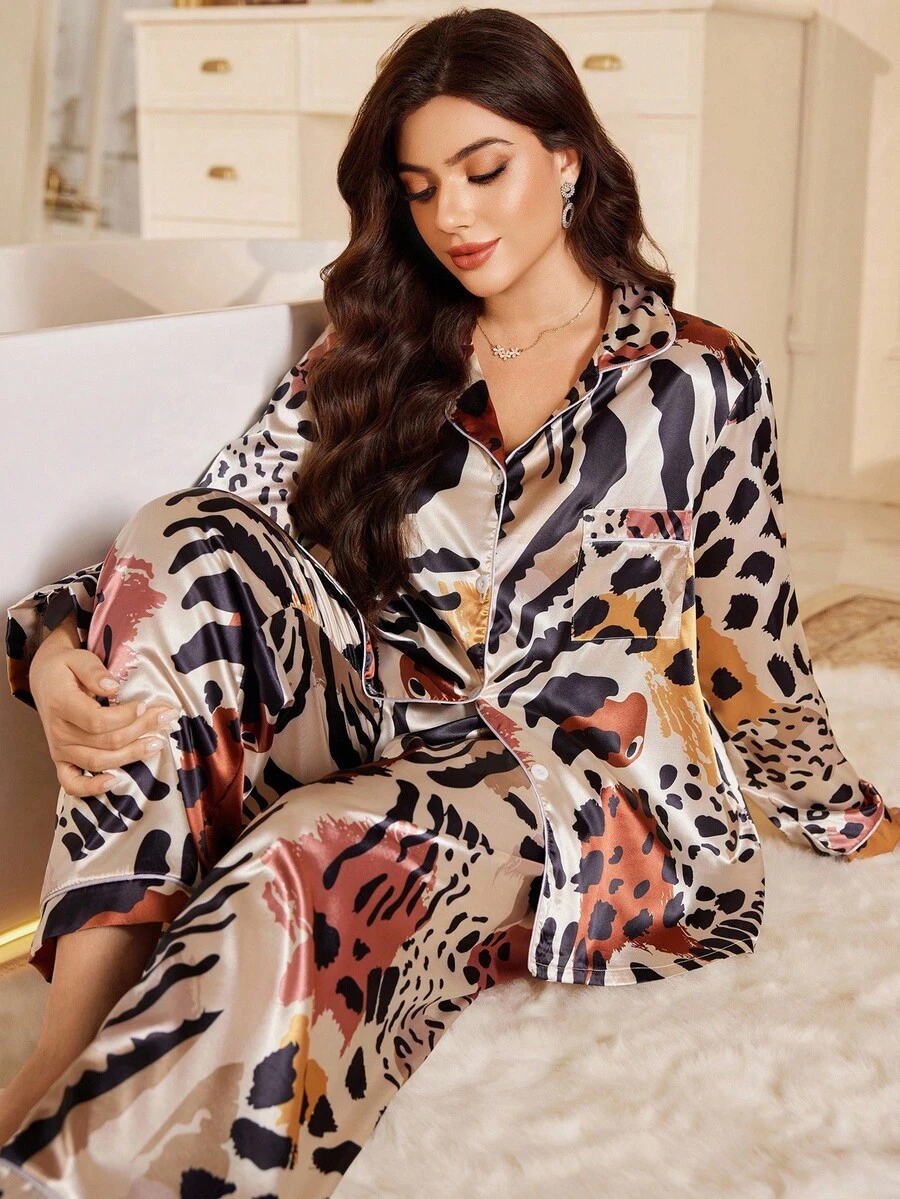 MuseNap CURVE LuxeNights 女士加大码优雅豹纹缎面前扣口袋长袖动物纹上衣和裤子睡衣套装，舒适优雅细节，秋冬服装 - 彩色 - 查看 1