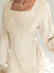 Yasmyna Vestido de mujer con cuello cuadrado elegante, parches y bordados en la cintura con lazo, para primavera/verano