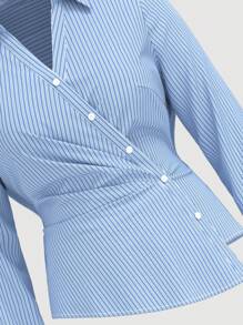 SHEIN MOD Blusa de mujer de talla grande con cuello vuelto, de manga larga y estampado de rayas azules y blancas, para uso casual en el trabajo, estilo de los 90, otoño, regreso a clases, blusas de mujer, blusas para salir, camisa de manga larga, blusas de trabajo para mujer, casual para la oficina