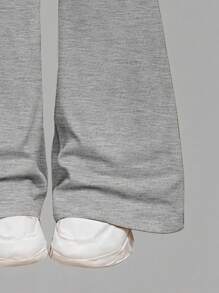 SHEIN Girlism 2件套少女休闲运动修身喇叭裤，黑色+浅灰色爱心印花，黑白撞色时尚，适合秋冬季节。 - 彩色 - 查看 5