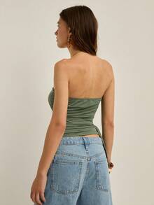 Nöista 深绿色无肩带抹胸上衣，侧边系带设计，修身剪裁。非常适合秋季女性穿着，也适合音乐会、休闲装扮、波西米亚风和西部风格。 - 綠色 - 查看 2