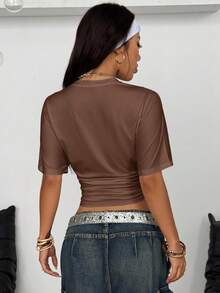 Coolane 女式夏季简约 Y2K 基本款日常休闲返校街头风弹力白色宽松褶皱短款 T 恤 - 棕色 - 查看 2