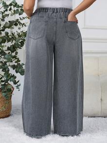 SHEIN CURVE+ Jeans larghi con tasche asimmetriche in vita e effetto vissuto per taglie comode da donna - Grigio - Visualizzare 2