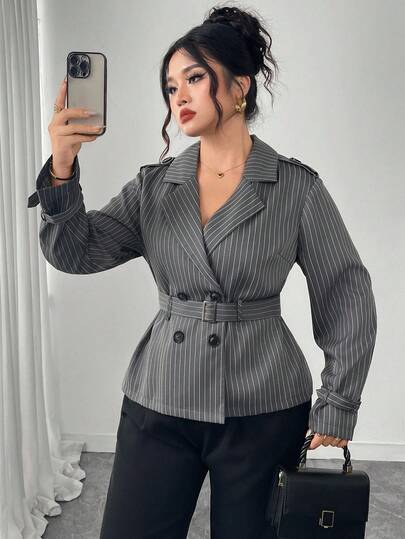 Modelyn معطف رياح مزين بحزام للخصر مع خطوط أنيقة للمرأة ذات الحجم الكبير