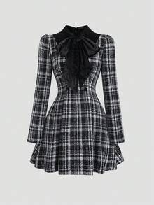Sweetra 秋冬格纹腰部修身天鹅绒蝴蝶结裹身长袖短款连衣裙女 - 黑色 - 查看 3