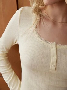 Écloséra 女士圆领蕾丝边针织弹力镂空优雅通勤法式长袖 T 恤 - 杏色 - 查看 2